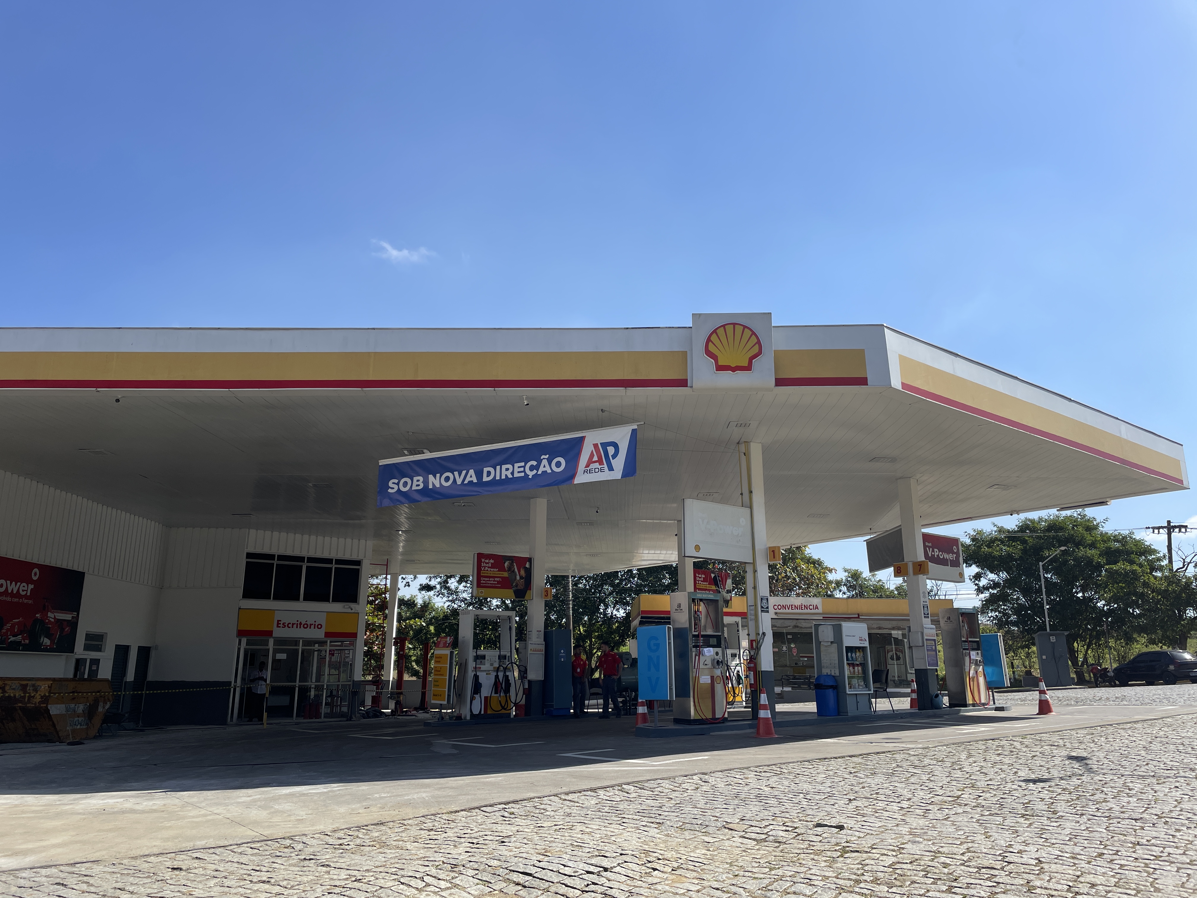 Centro/Posto de Combustível 2400m2 em Andradina - SP - 77
